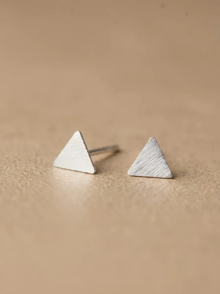 [E056] 925 Silver Triangle Stud Earring, 0.0010 kg