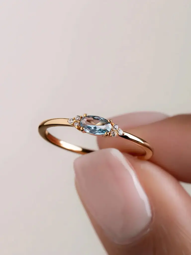 925 Silver Gold Plated Light Blue Zircon Centre Oval Ring US 8, 1 g