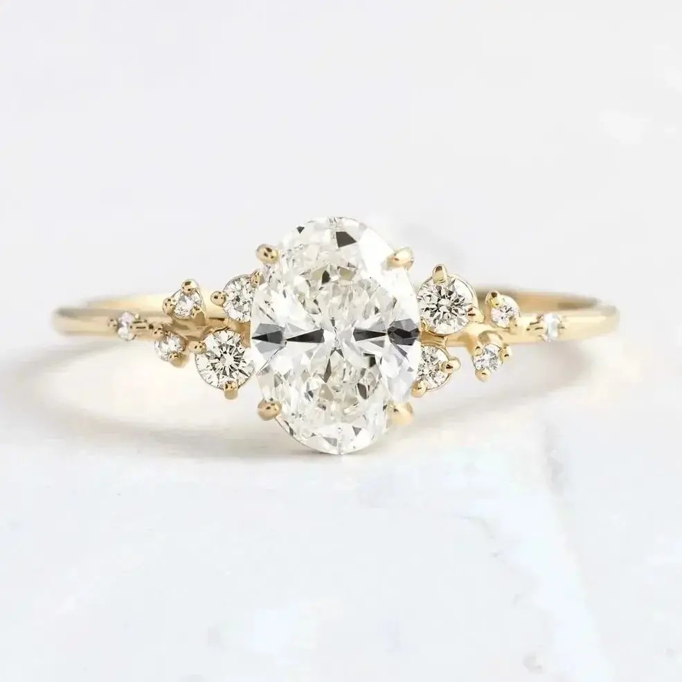 925 Silver Gold Plated Centre Zircon Oval Royal Ring US 7, 8 g