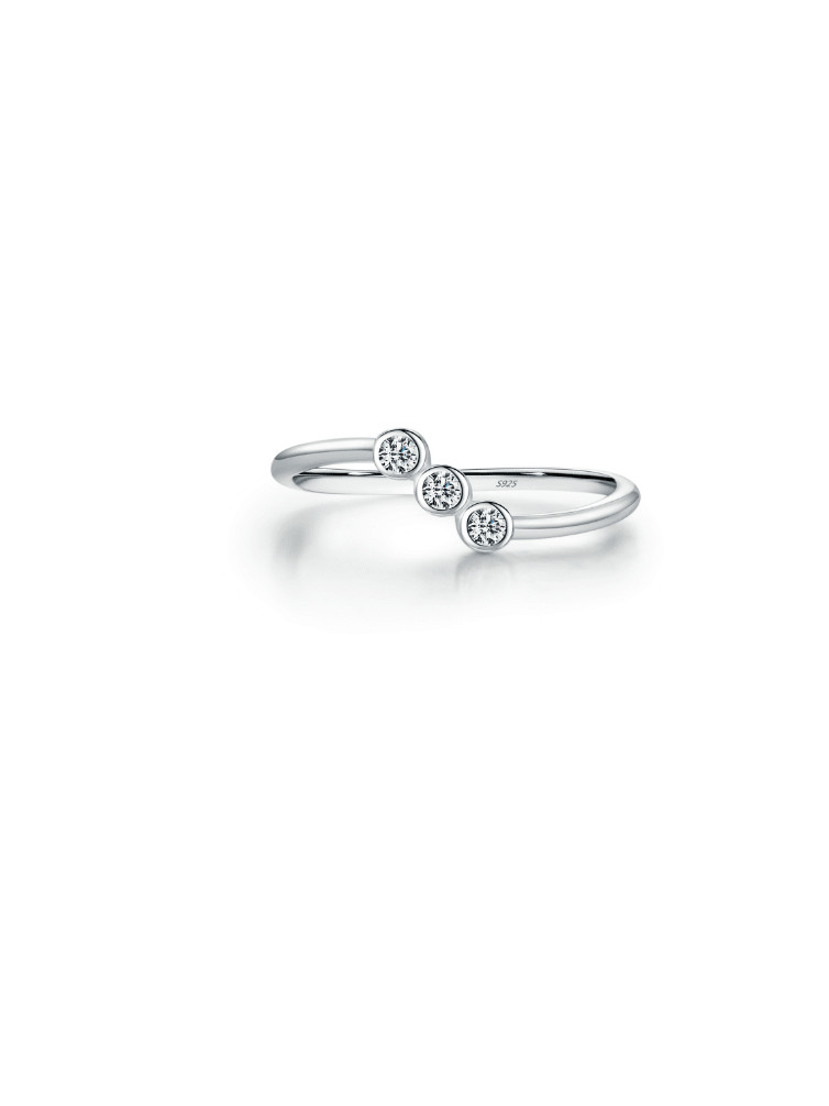 S925 Band Ring with Triple White Cubic Zirconia US 7, 0.0040 kg