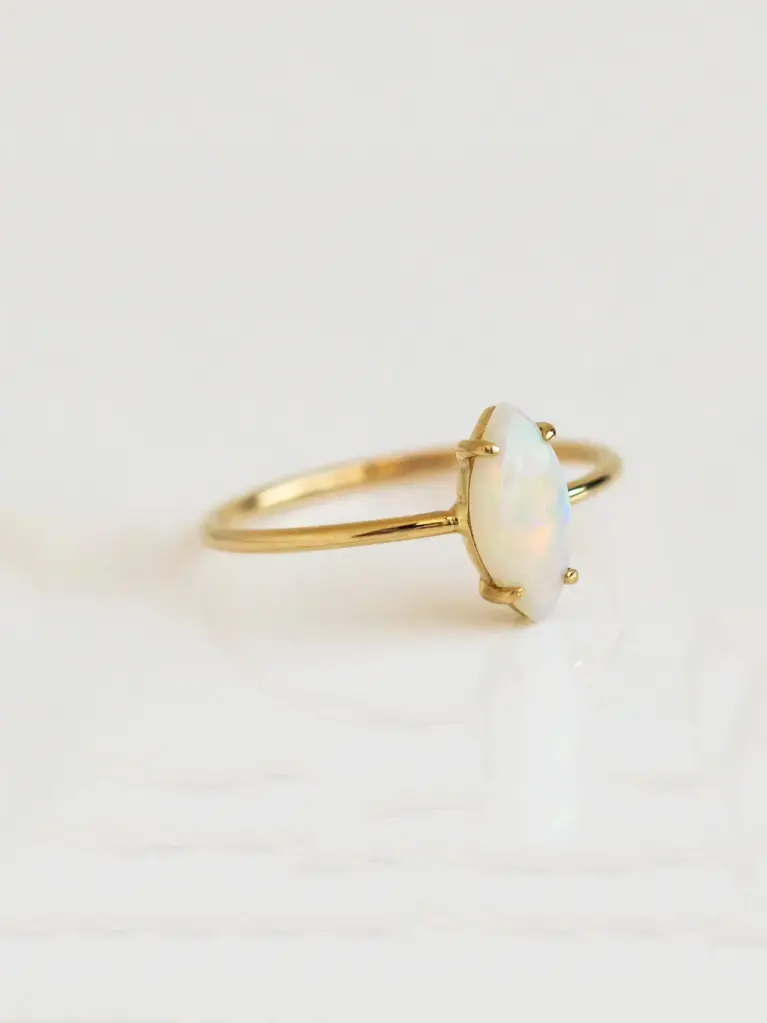 925 Silver 14K Gold Plated Pointed Oval Opal Geometric Band Ring US 7, 0.0030 kg