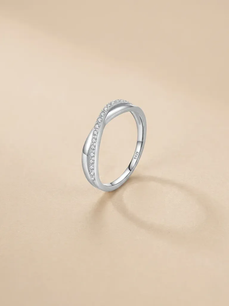 925 Silver Cross Enveloped Smooth Cubic Zirconia Ring US 7, 0.0050 kg