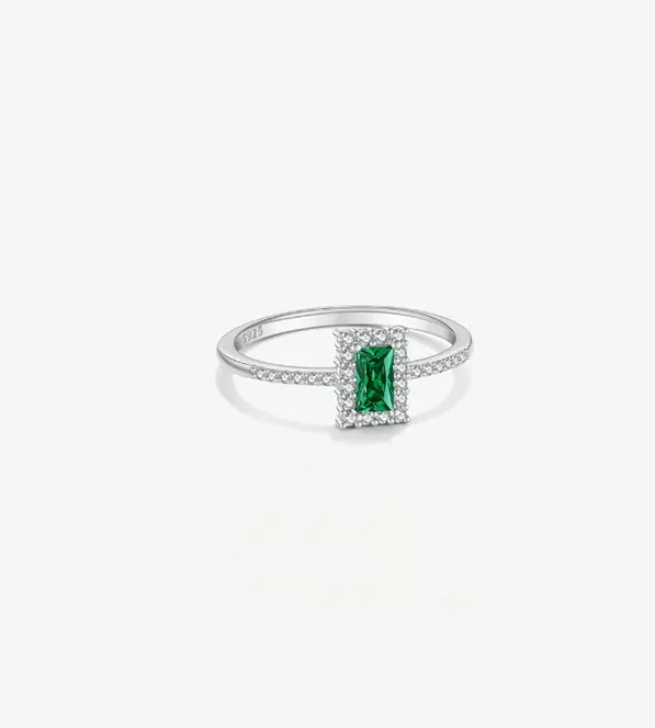 925 Silver Rectangular Green Cubic Zirconia Band Ring US 6, 0.0050 kg 